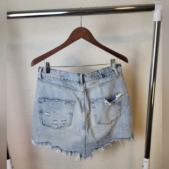 Pilcro Anthropologie Destroyed Distressed Lightwash Asymetrical Hem Denim Skirt - Picture 2 of 5